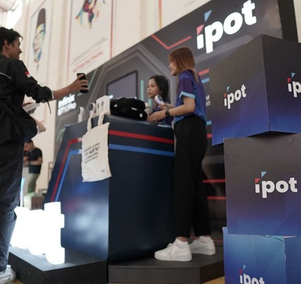 IPOT Edukasi AI dan Literasi Finansial untuk Generasi Muda eSports