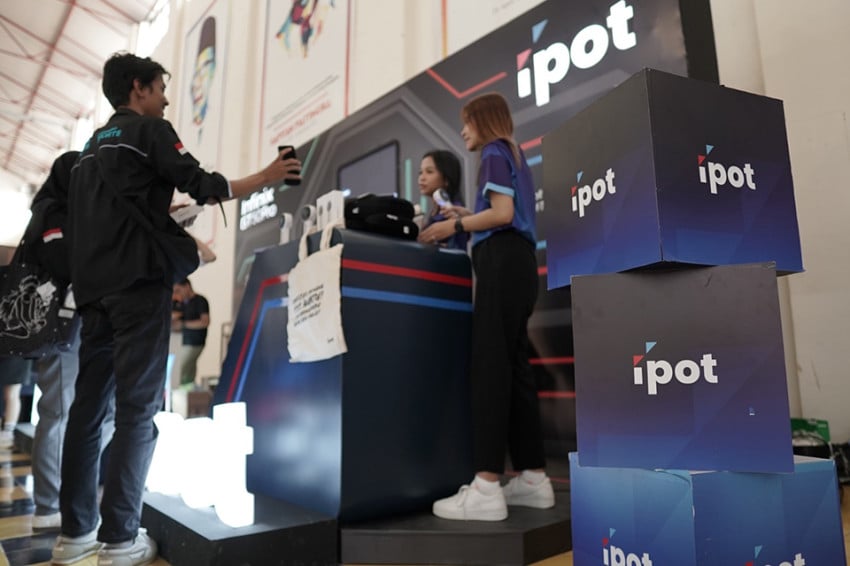 IPOT Edukasi AI dan Literasi Finansial untuk Generasi Muda eSports